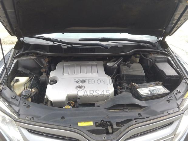 Toyota Venza AWD 2012 Gray