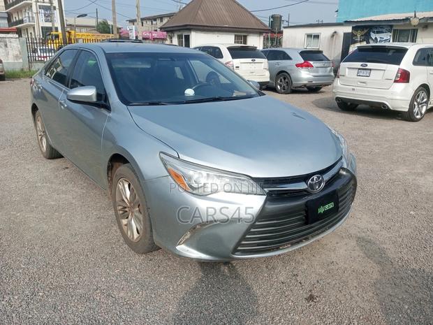 Toyota Camry 2017 Gray