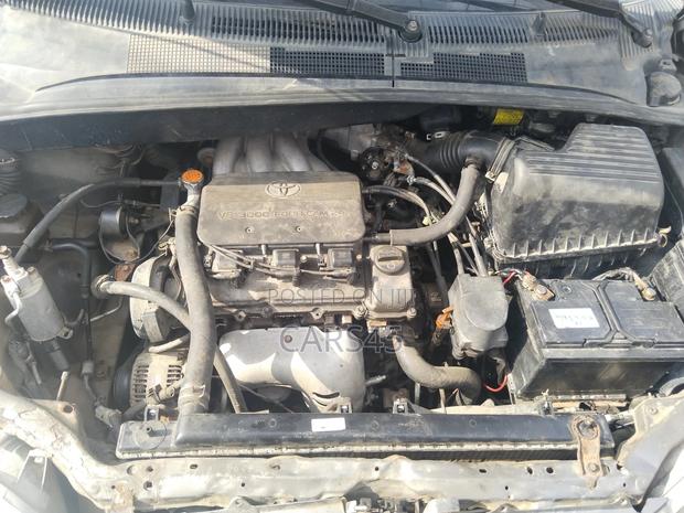 Toyota Sienna 1999 Silver
