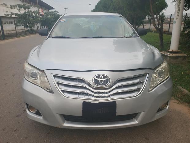 Toyota Camry LE 4dr Sedan (2.5L 4cyl 6A) 2011 Silver