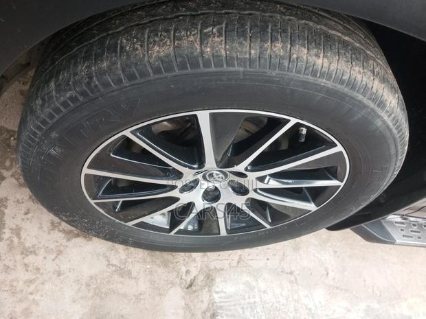Toyota Highlander SE 4x2 V6 (3.5L 6cyl 8A) 2018 Black
