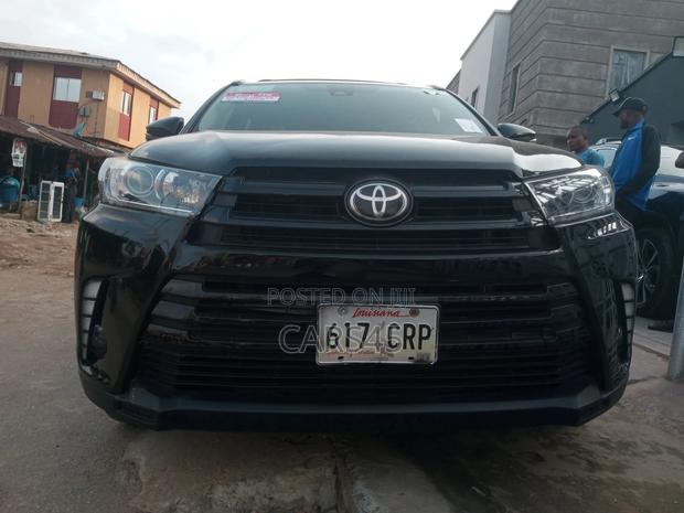 Toyota Highlander SE 4x2 V6 (3.5L 6cyl 8A) 2018 Black