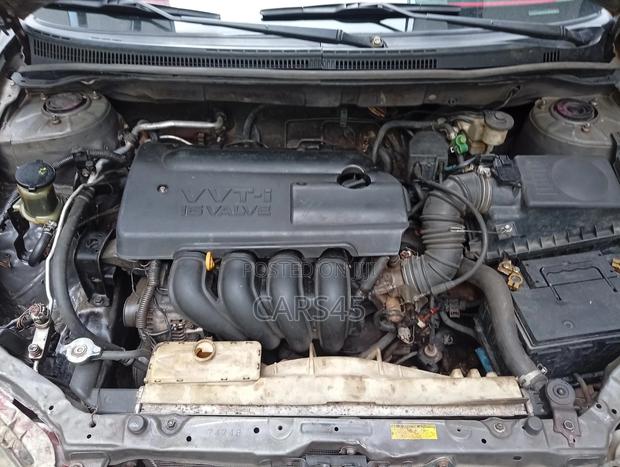 Toyota Corolla 2004 Gray
