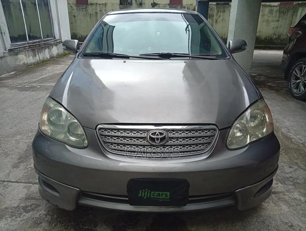 Toyota Corolla 2004 Gray
