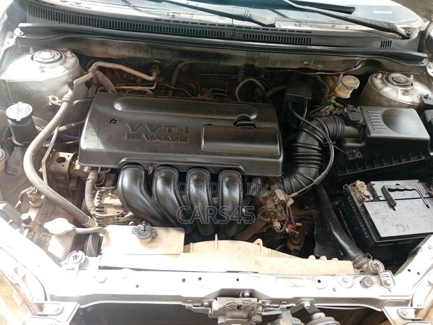 Toyota Corolla 2004 Silver