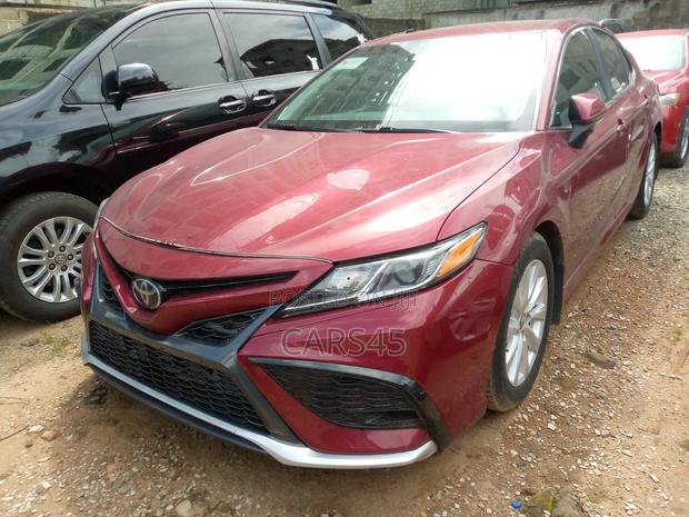 Toyota Camry 2018 Red