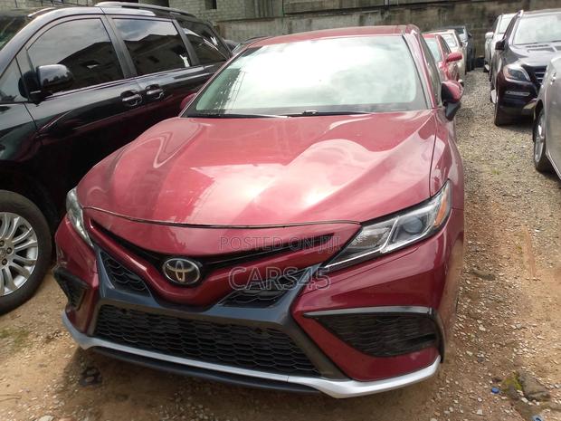 Toyota Camry 2018 Red