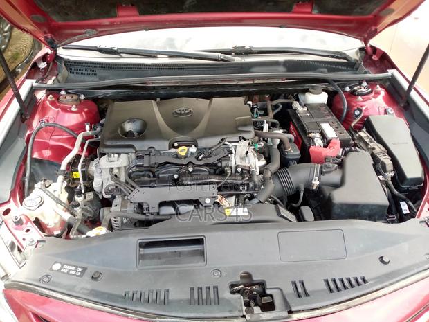 Toyota Camry 2018 Red