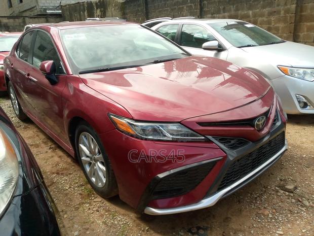 Toyota Camry 2018 Red