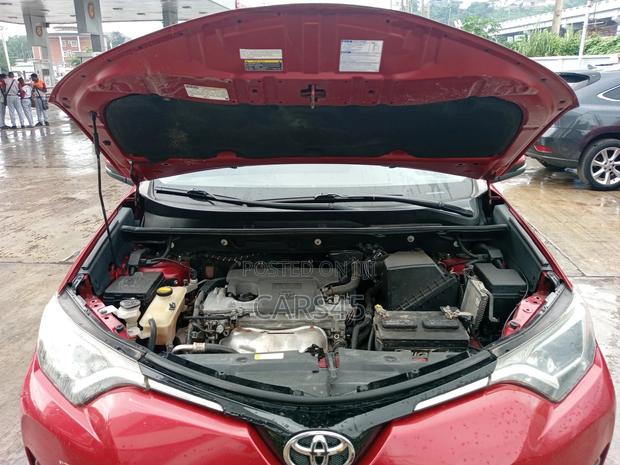 Toyota RAV4 2016 Red