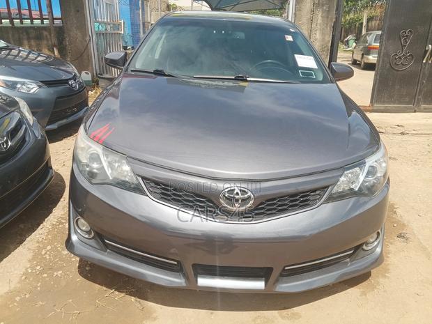 Toyota Camry 2012 Gray