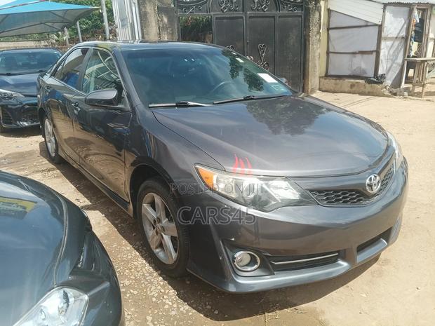 Toyota Camry 2012 Gray