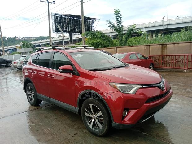 Toyota RAV4 2016 Red