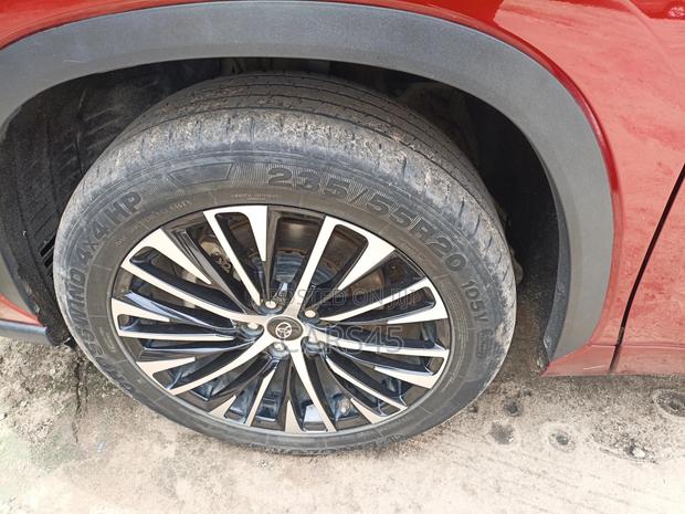 Toyota Highlander 2023 Red