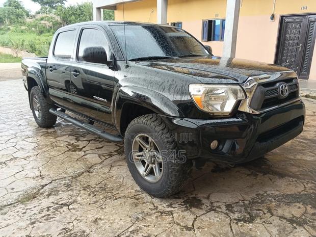 Toyota Tacoma 2014 Black