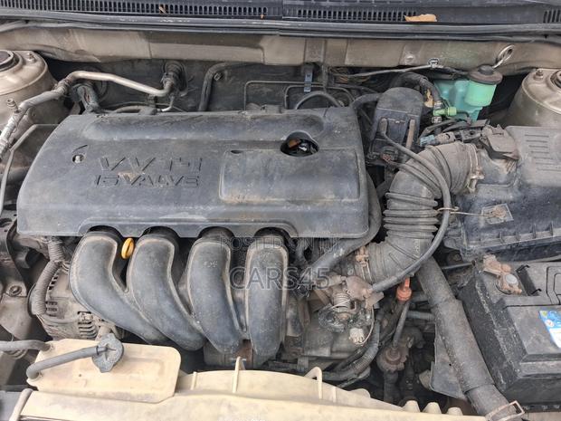 Toyota Corolla 2004 Gold