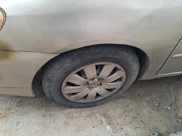Toyota Corolla 2004 Gold