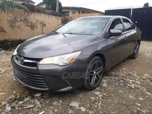 Toyota Camry 2015 Gray