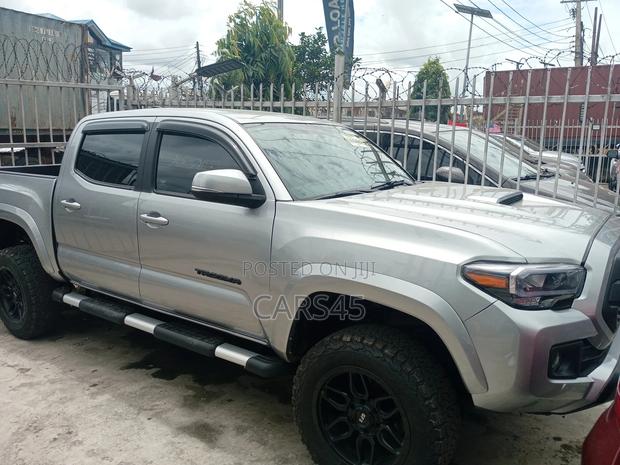 Toyota Tacoma 2017 Gray