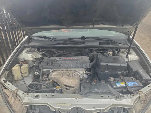 Toyota Camry LE 4dr Sedan (2.4L 4cyl 5M) 2003 Silver