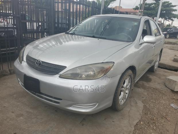 Toyota Camry LE 4dr Sedan (2.4L 4cyl 5M) 2003 Silver