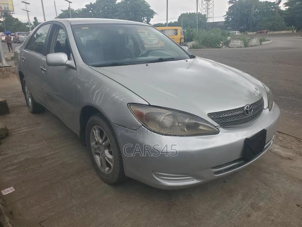 Toyota Camry LE 4dr Sedan (2.4L 4cyl 5M) 2003 Silver