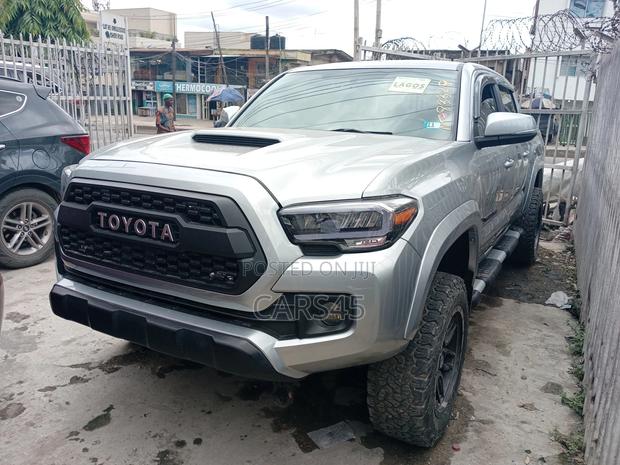 Toyota Tacoma 2017 Gray