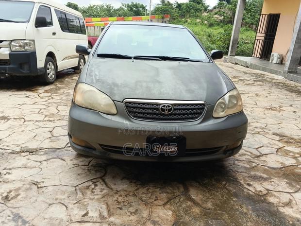Toyota Corolla 2005 Gray