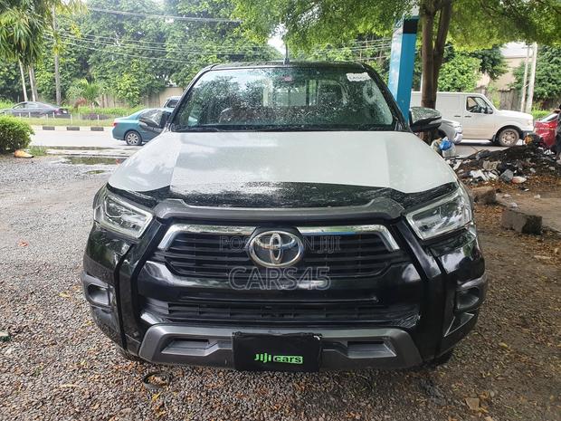 Toyota Hilux 2020 Black