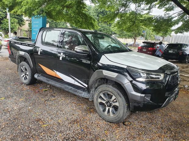Toyota Hilux 2020 Black
