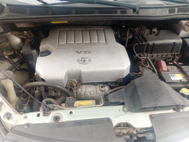 Toyota Sienna 2009 Green