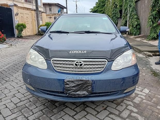Toyota Corolla LE 2005 Blue