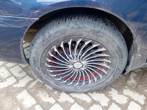 Toyota Corolla LE 2005 Blue