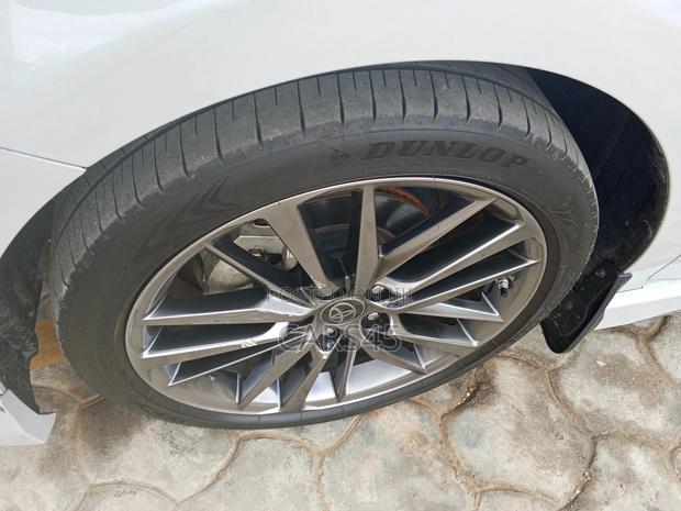 Toyota Camry 2024 Off white