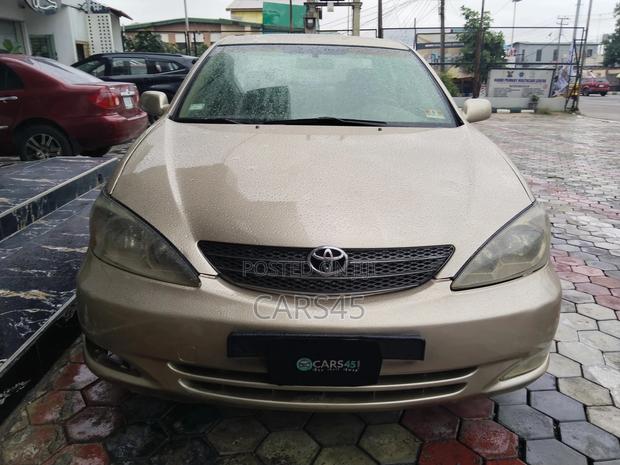 Toyota Camry 2003 Gold