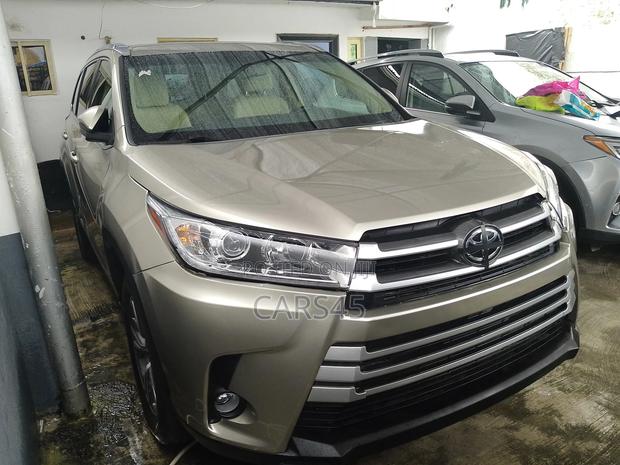 Toyota Highlander 2015 Gold