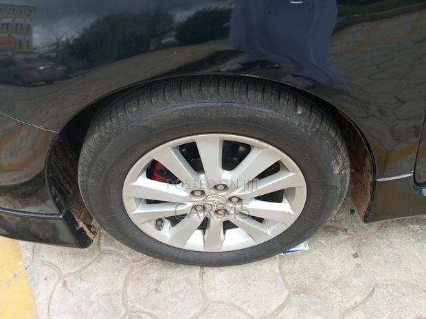 Toyota Corolla 2010 Black
