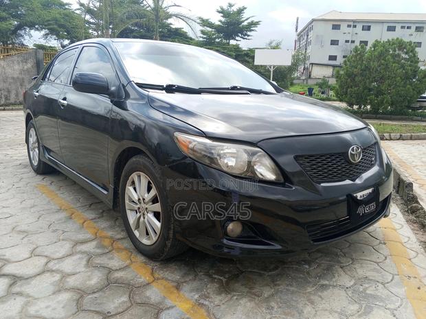 Toyota Corolla 2010 Black