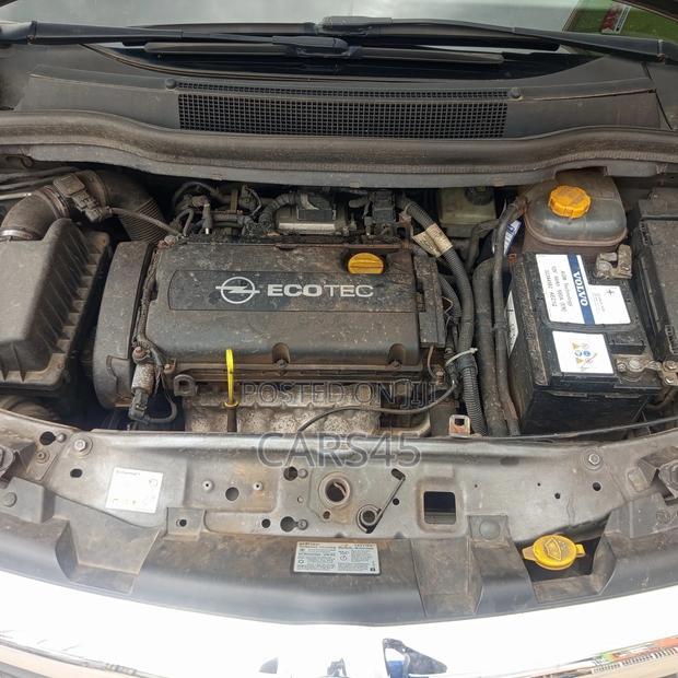 Opel Zafira 2016 Gray