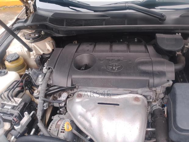 Toyota Camry 2010 Gold