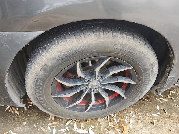 Toyota Camry Base 4dr Sedan (2.5L 4cyl 6M) 2010 Gray