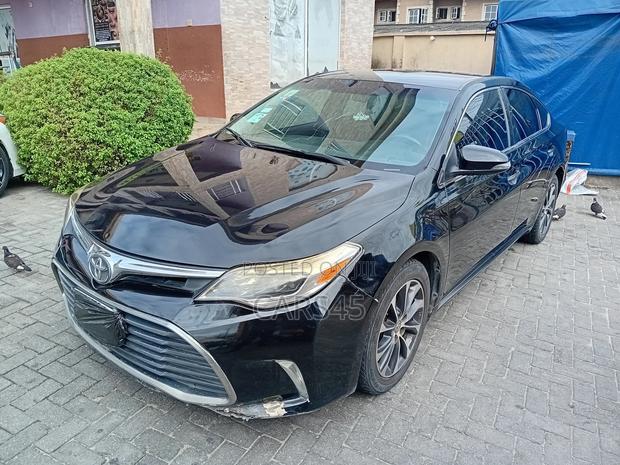 Toyota Avalon XLE FWDSedan (3.6L 6cyl 6A) 2016 Black