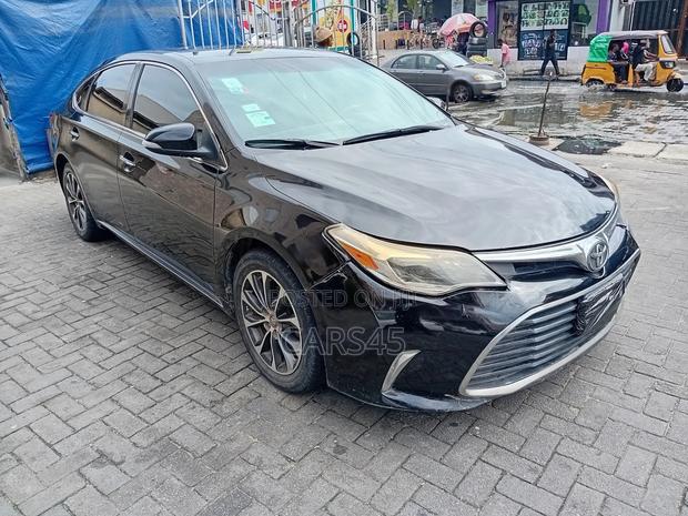 Toyota Avalon XLE FWDSedan (3.6L 6cyl 6A) 2016 Black