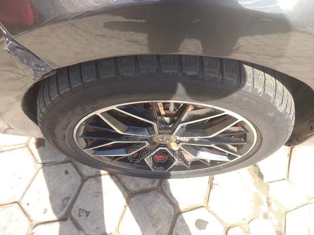 Toyota Corolla L 4dr Sedan (1.8L 4cyl 4A) 2015 Gray