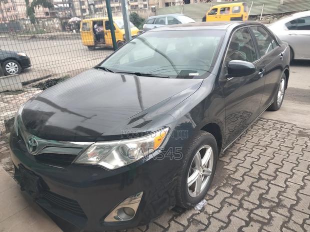 Toyota Camry 2014 Blue