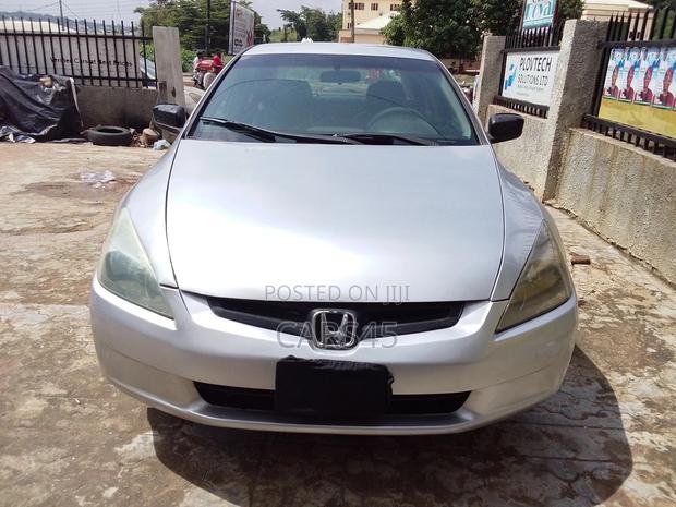 Honda Accord 2004 Silver