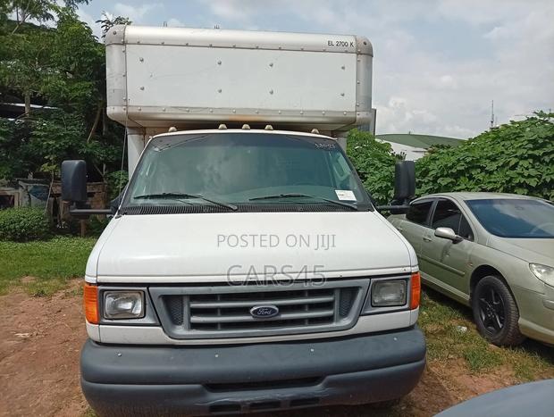 Ford E-350 2009 White
