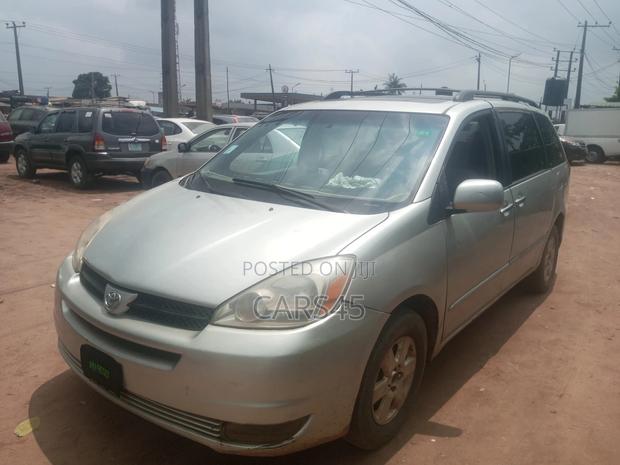 Toyota Sienna CE 2005 Gold