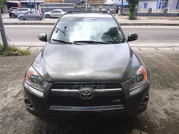 Toyota RAV4 2010 Gray