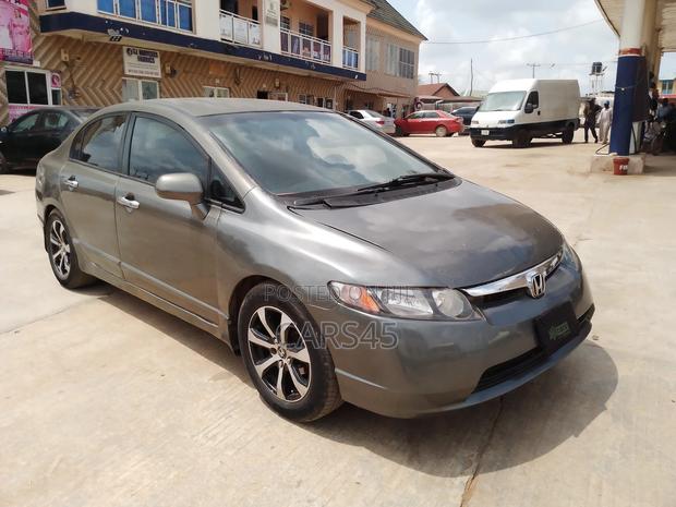 Honda Civic 2006 Gray